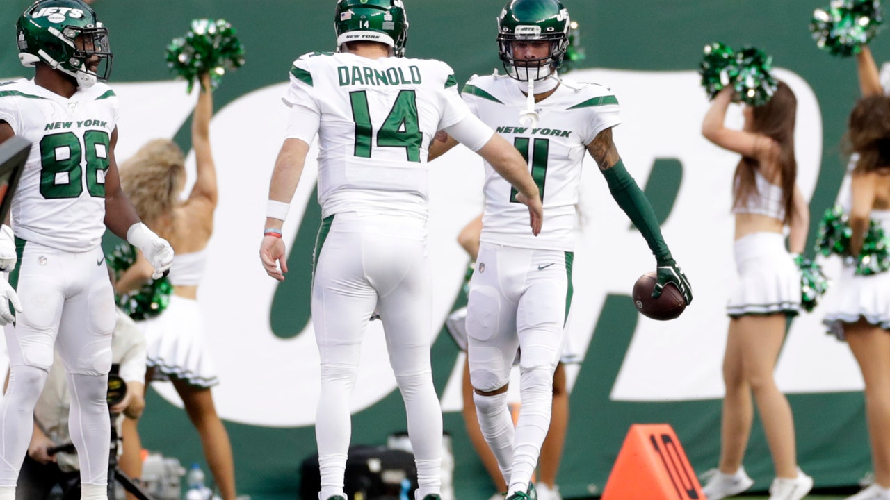 Darnold throws 2 TDs in return, Jets edge Cowboys 24-22